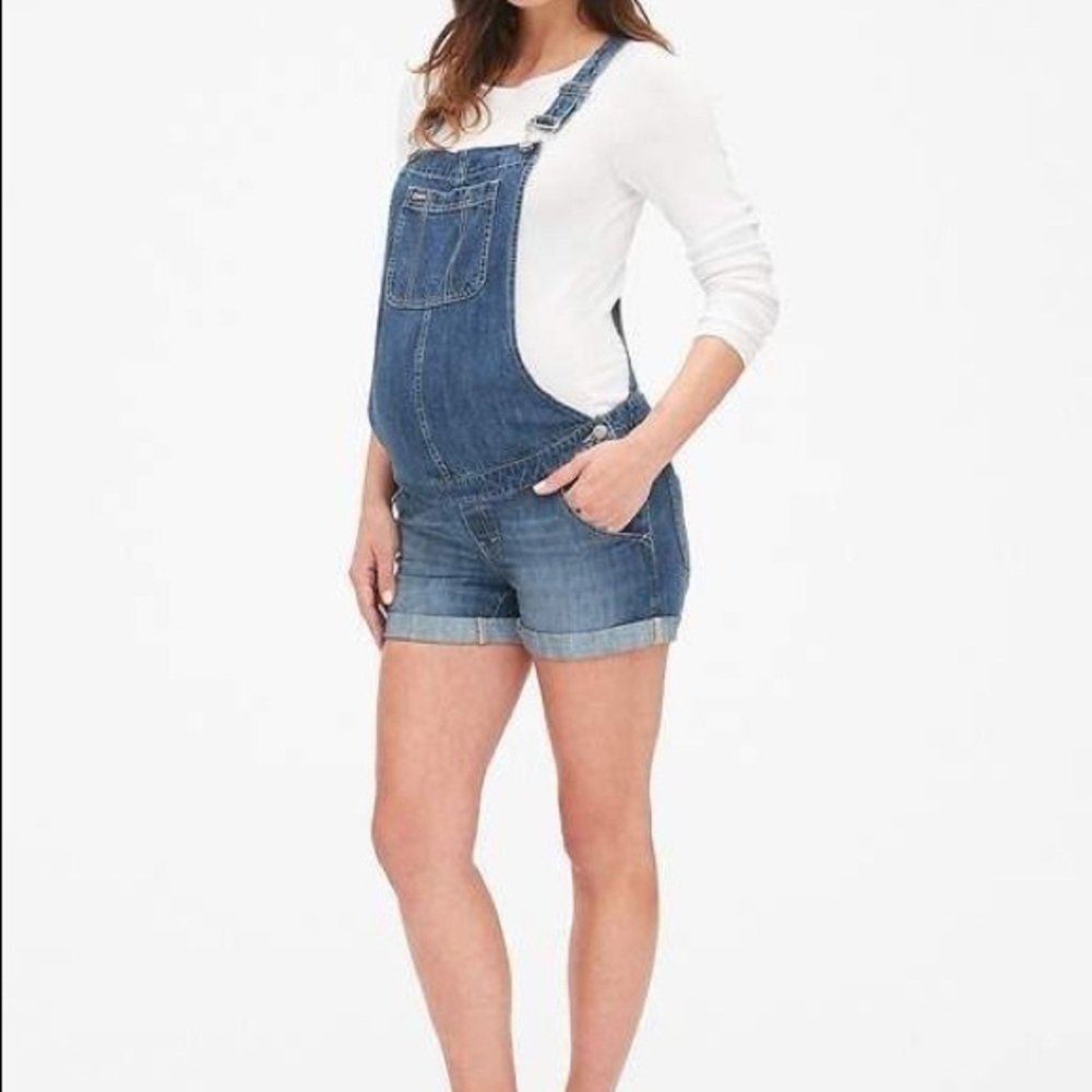 Gap Maternity Short Overalls. EUC, size small
